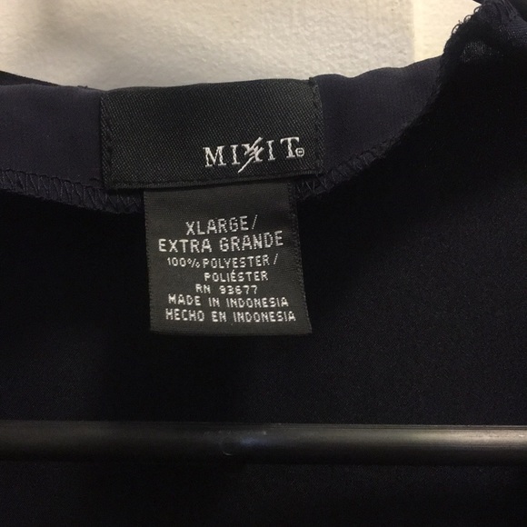 Top - Picture 2 of 4